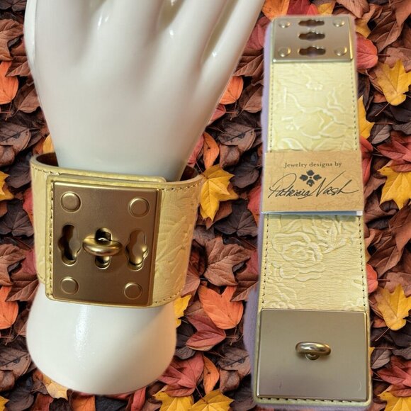 Patricia Nash Beige Sand Tooled Floral Leather Pattern Turn Lock Cuff Bracelet - Picture 1 of 7